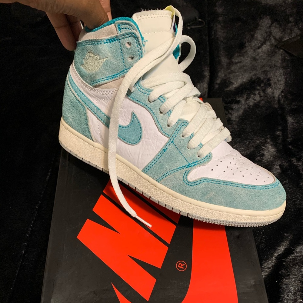 TURBO GREEN 1’s SIZE 5.5Y